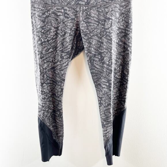 Lululemon Mid Rise Cropped Leggings Black Gray 10 - Picture 4 of 8